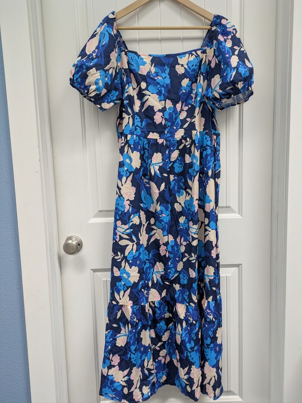 Floral Puff-Sleeve Maxi Dress in Navy Blue